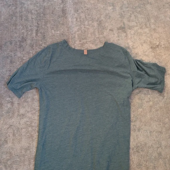 Lunya Heathered Teal Pima Cotton Short Sleeve T-Shirt - Picture 9 of 10
